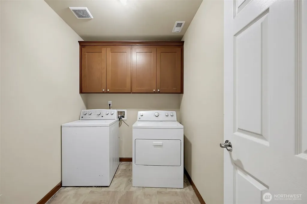 916 Boatman Avenue NW Orting WA 98360