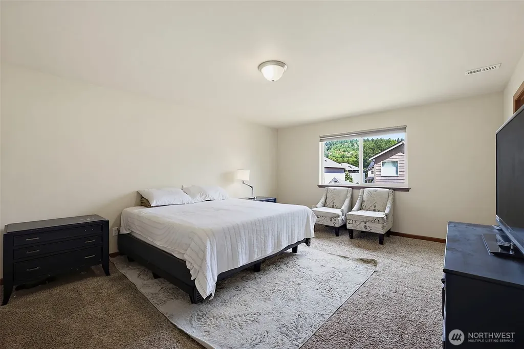 916 Boatman Avenue NW Orting WA 98360