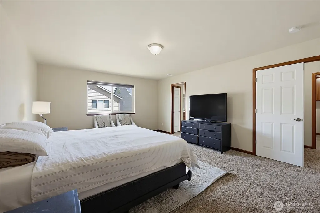 916 Boatman Avenue NW Orting WA 98360