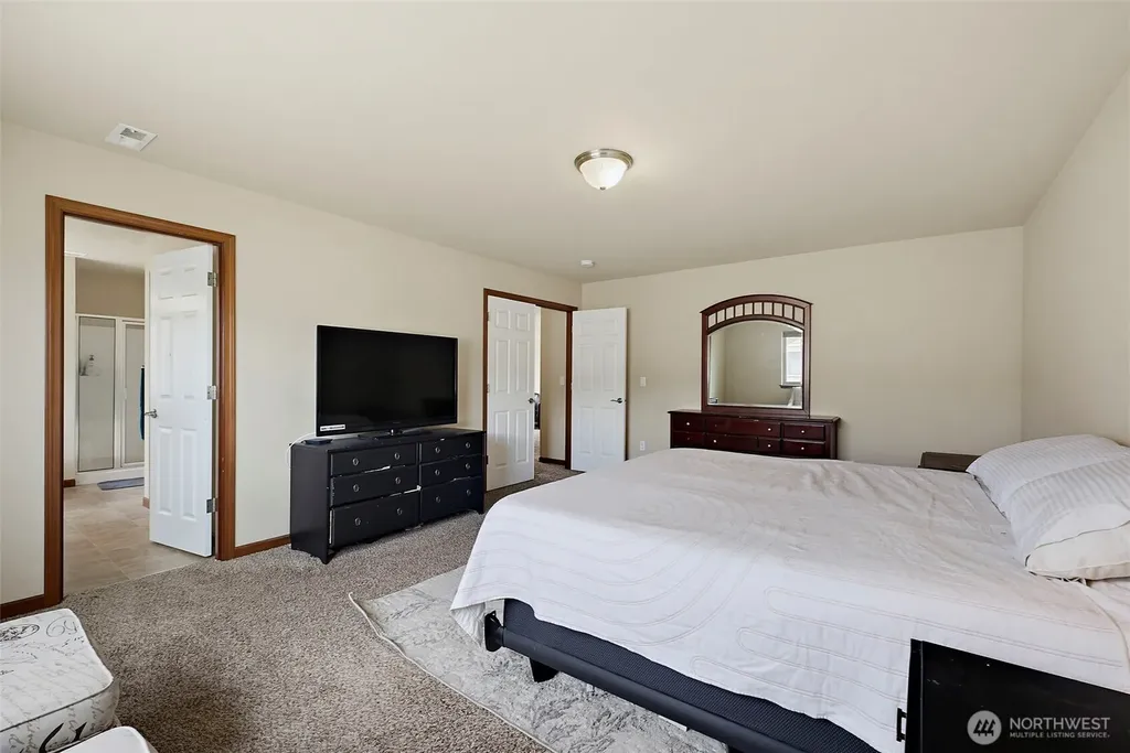 916 Boatman Avenue NW Orting WA 98360