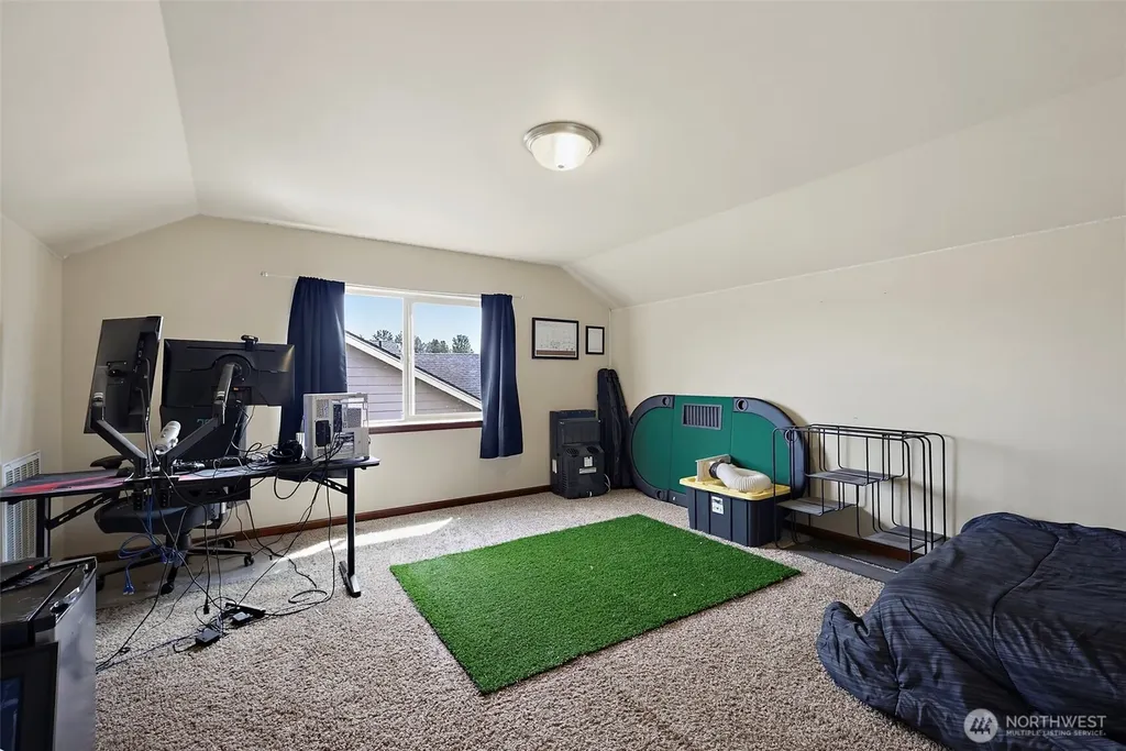 916 Boatman Avenue NW Orting WA 98360