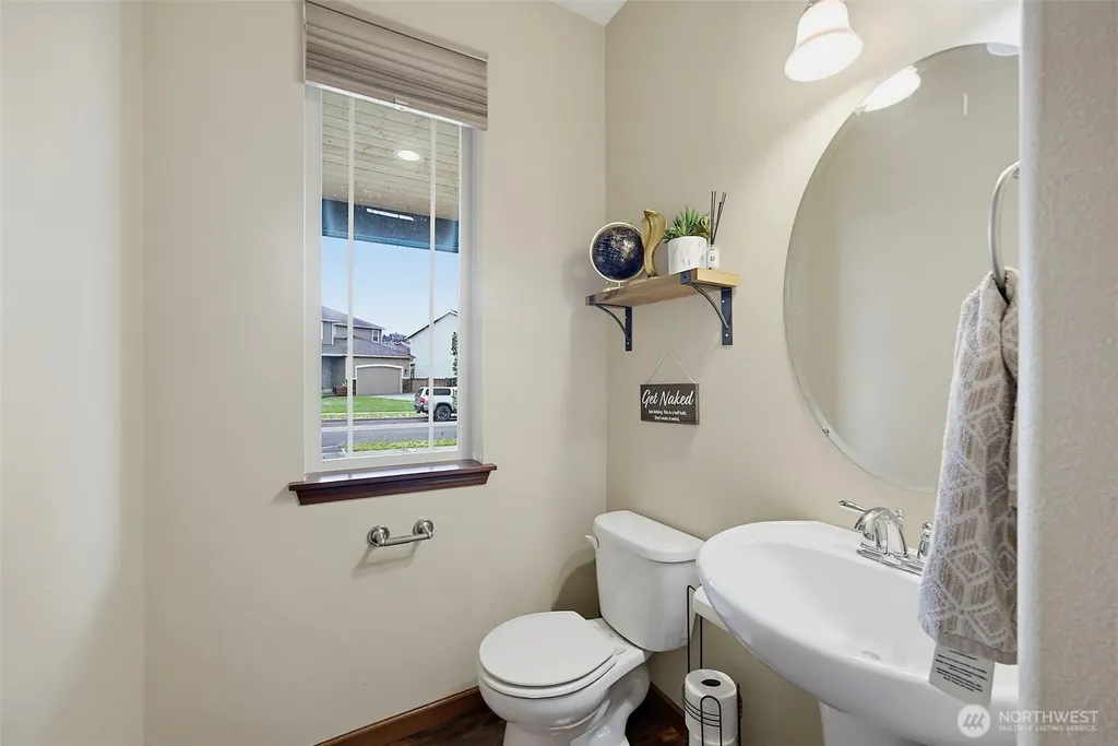 916 Boatman Avenue NW Orting WA 98360