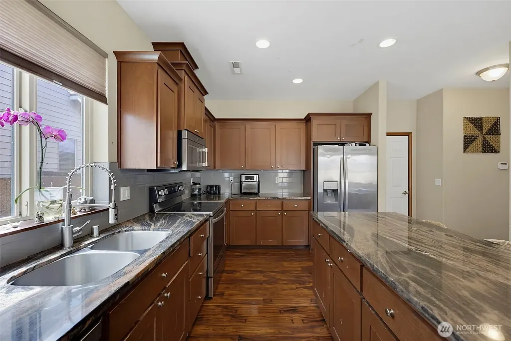 916 Boatman Avenue NW Orting WA 98360