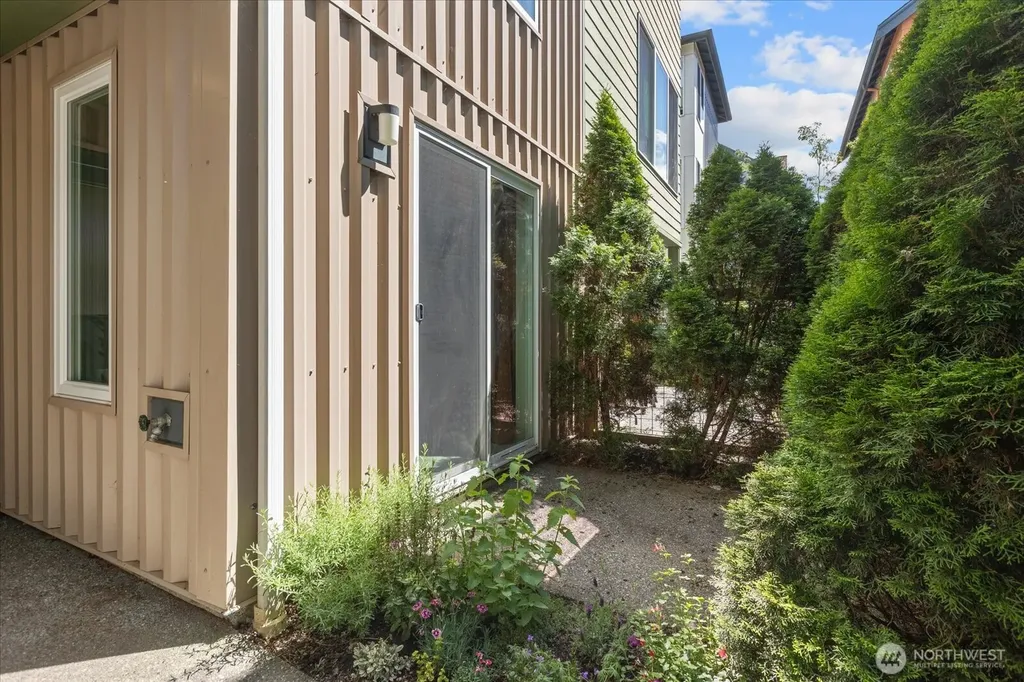 470 N 130th Street Seattle WA 98133