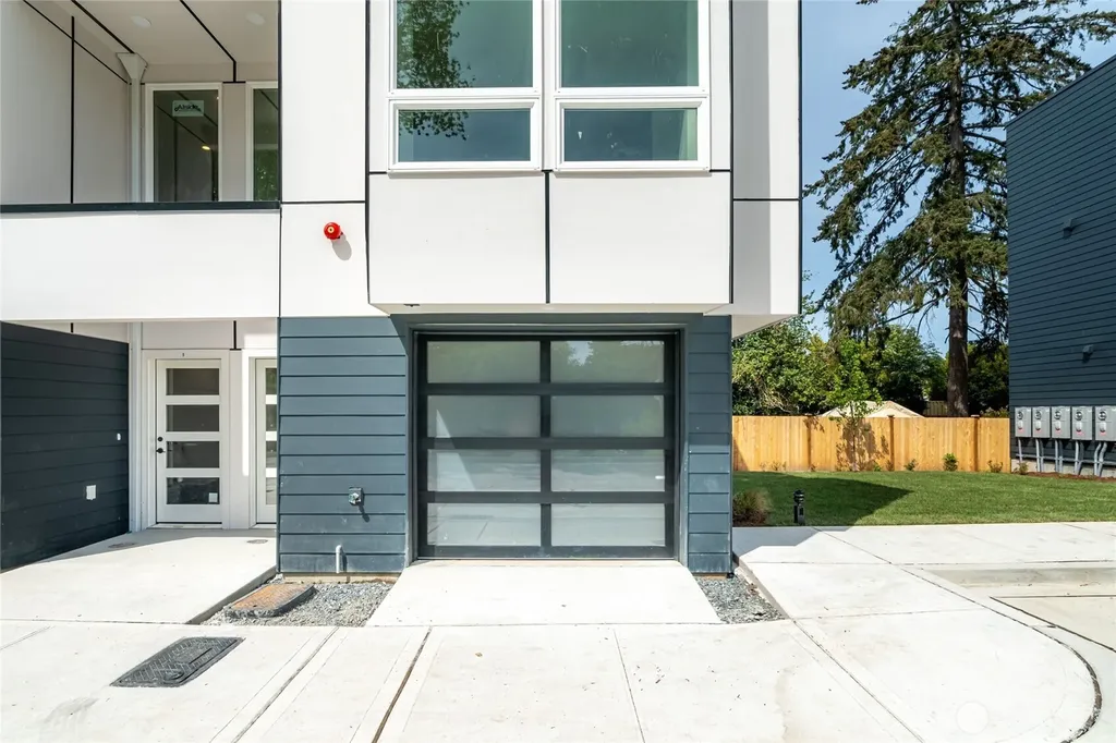 12225 Roseberg Avenue S Seattle WA 98168