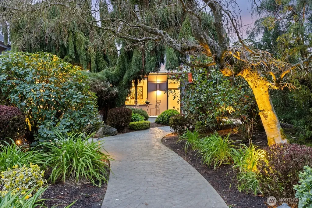 70 Cascade Key Bellevue WA 98006