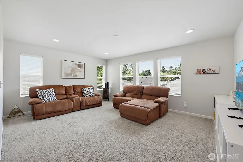 12836 Jammer Place NW Silverdale WA 98383