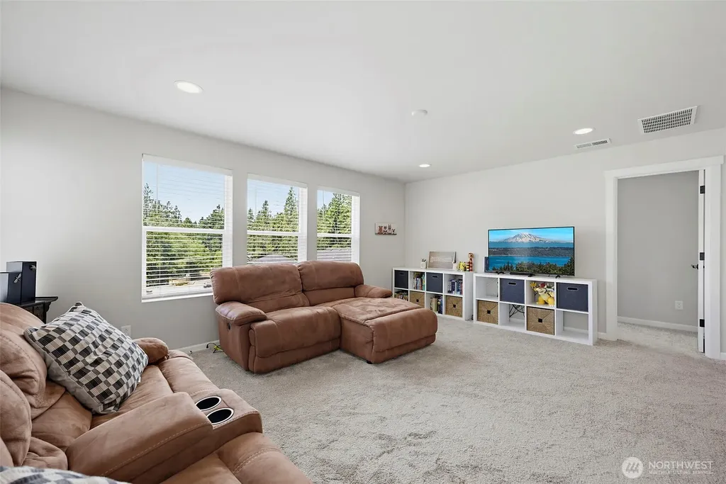 12836 Jammer Place NW Silverdale WA 98383