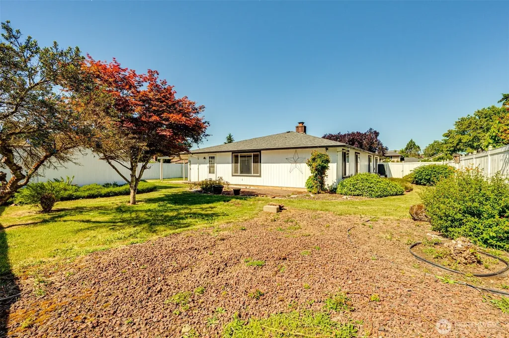 320 Fir Avenue Woodland WA 98674