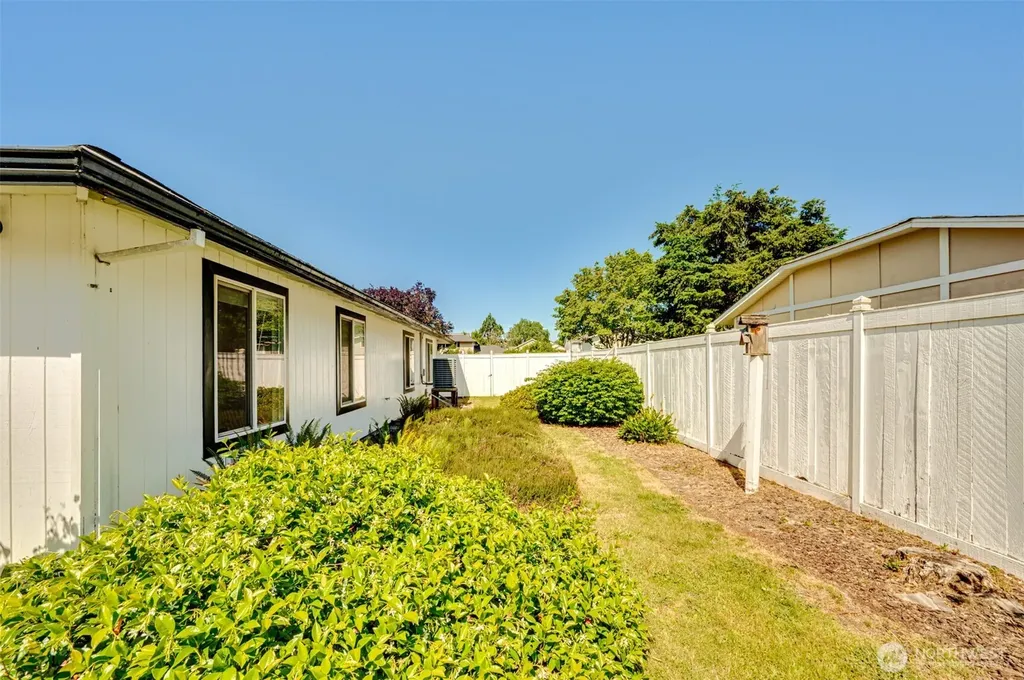 320 Fir Avenue Woodland WA 98674