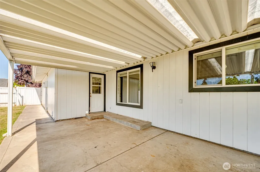320 Fir Avenue Woodland WA 98674