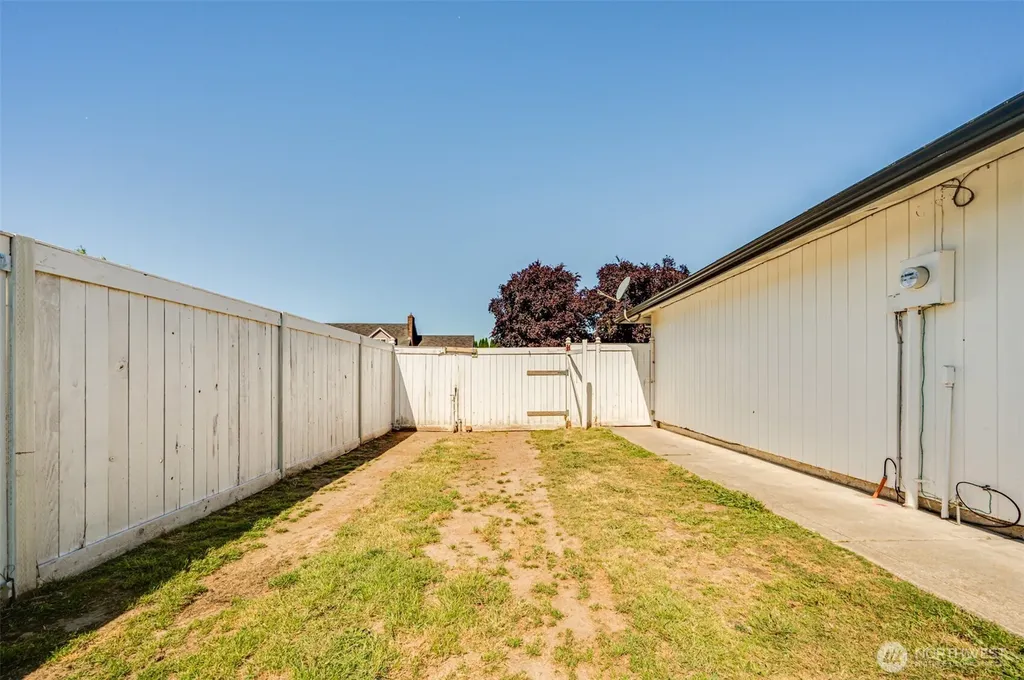 320 Fir Avenue Woodland WA 98674