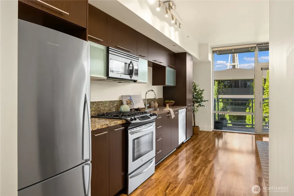 2911 2nd Avenue Seattle WA 98121
