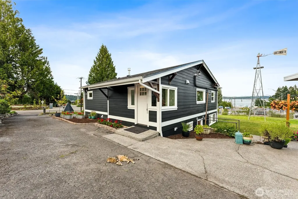 11310 SE Southworth Drive Port Orchard WA 98366