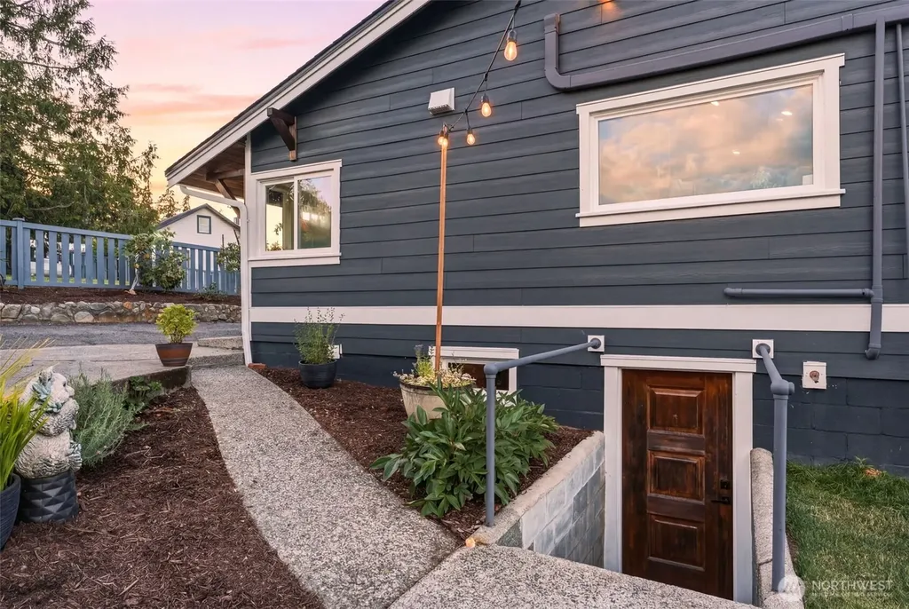 11310 SE Southworth Drive Port Orchard WA 98366
