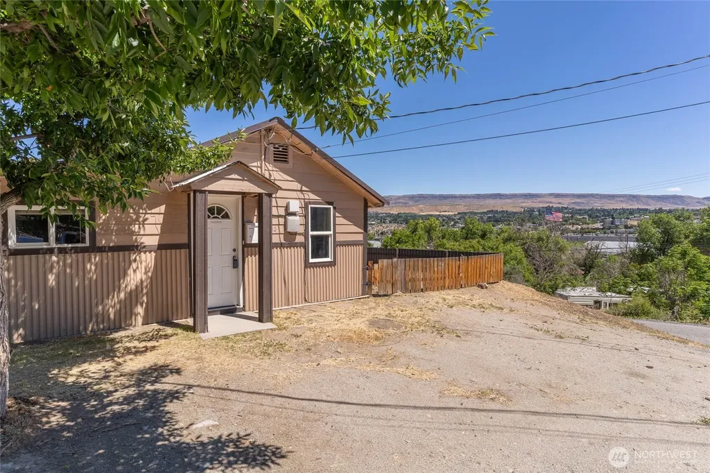 1522 Crescent Street Wenatchee WA 98801