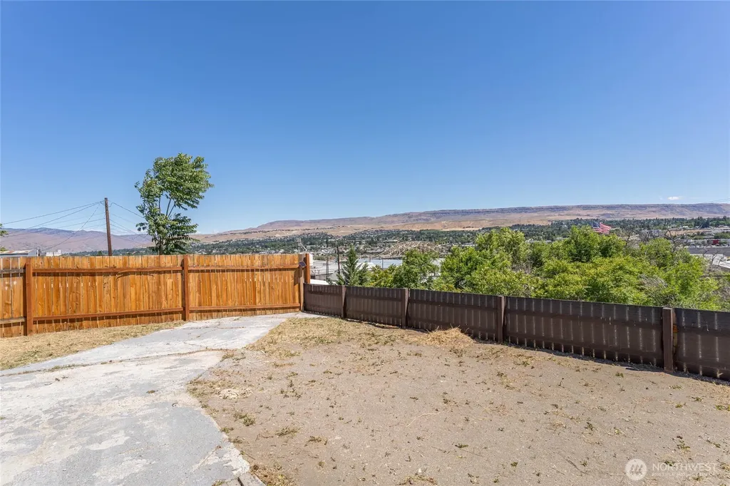 1522 Crescent Street Wenatchee WA 98801