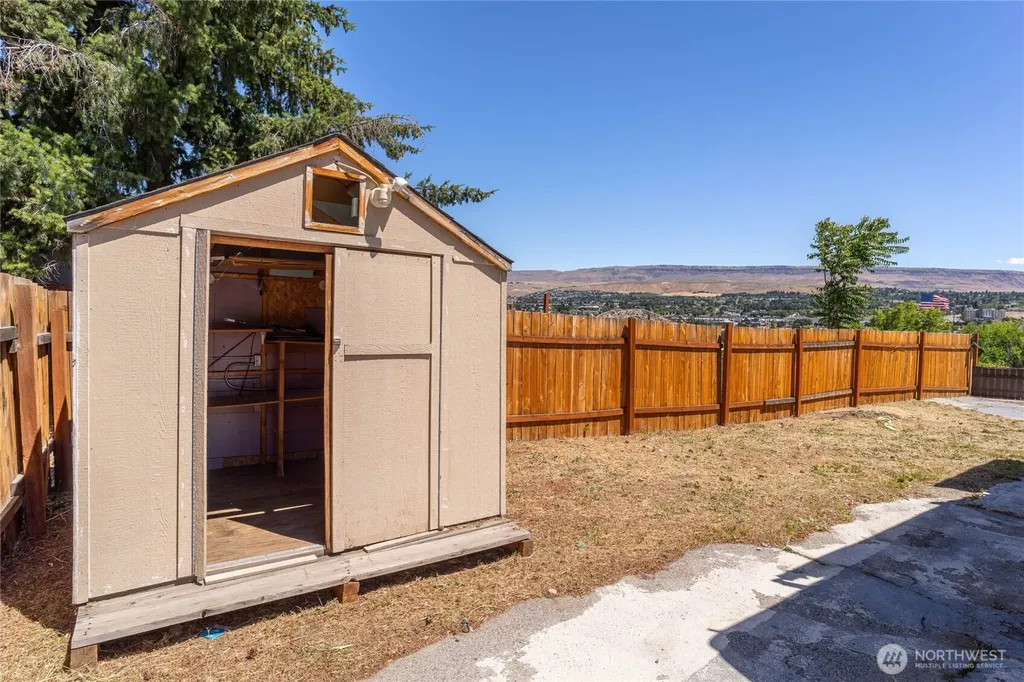 1522 Crescent Street Wenatchee WA 98801