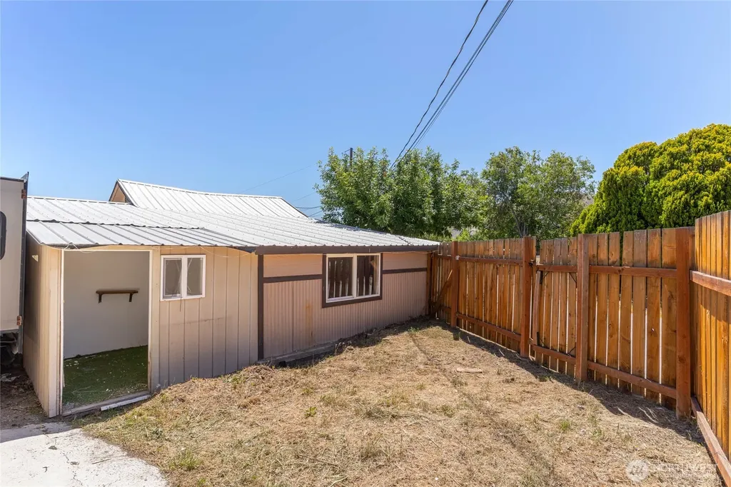 1522 Crescent Street Wenatchee WA 98801