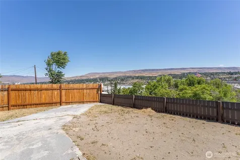 1522 Crescent Street Wenatchee WA 98801