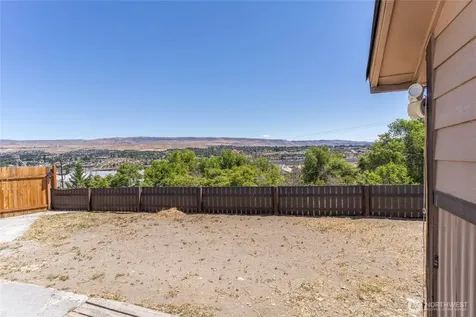 1522 Crescent Street Wenatchee WA 98801