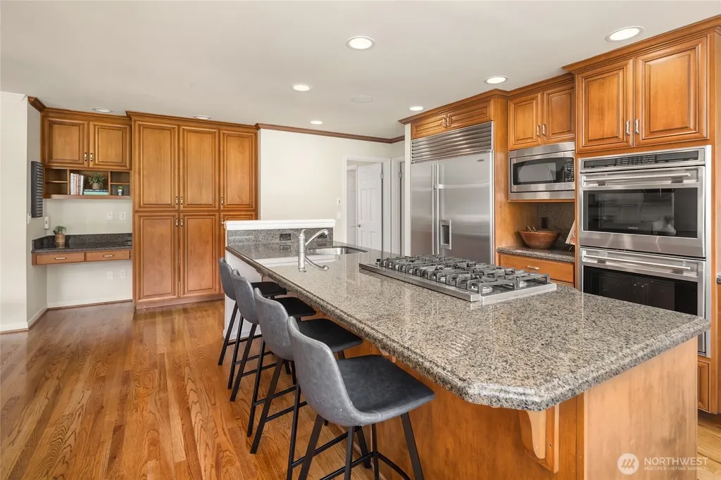 20729 SE 34th Street Sammamish WA 98075