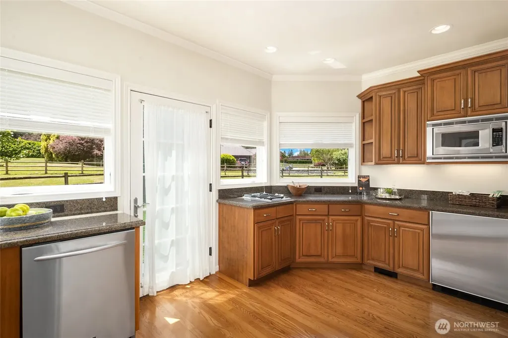 20729 SE 34th Street Sammamish WA 98075