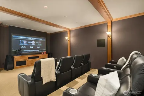 20729 SE 34th Street Sammamish WA 98075