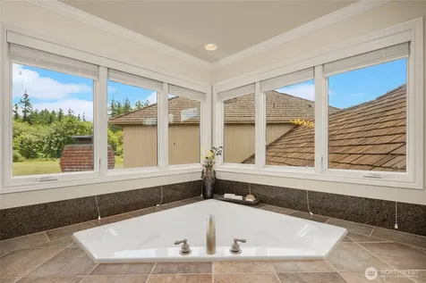 20729 SE 34th Street Sammamish WA 98075