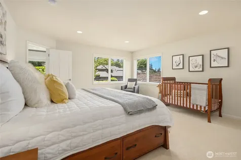 20729 SE 34th Street Sammamish WA 98075
