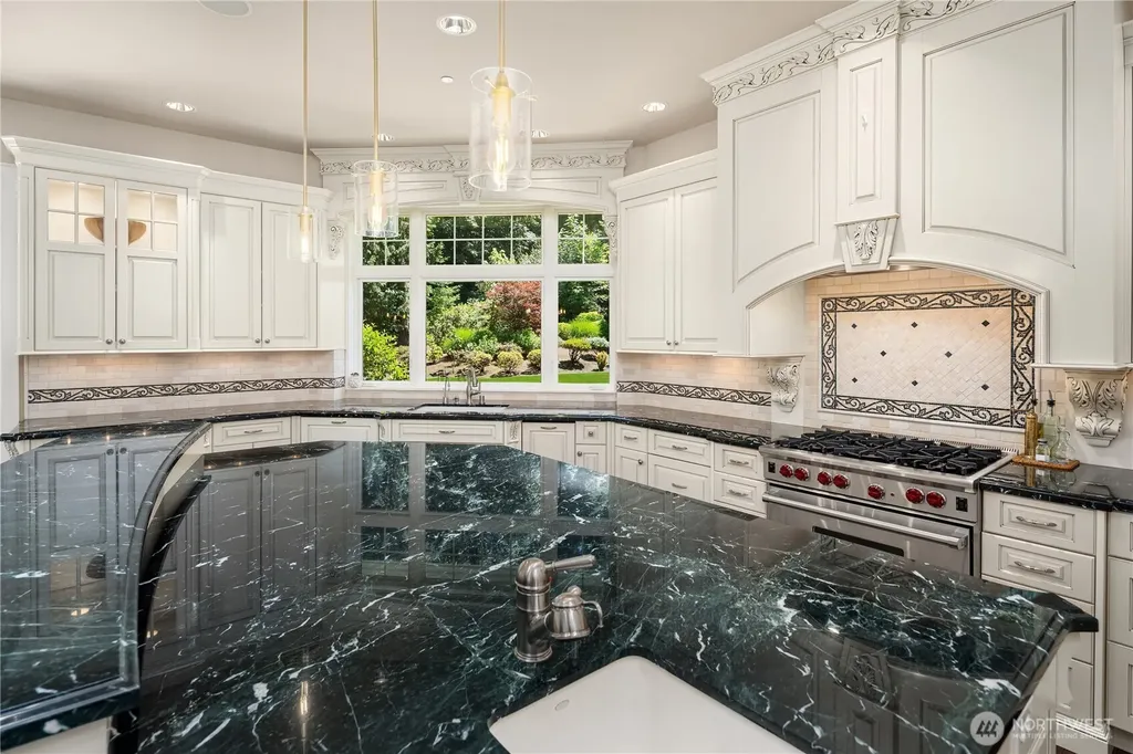 18049 NE 143rd Place Woodinville WA 98072