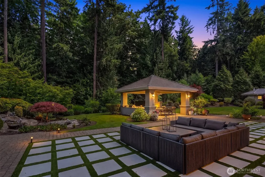 18049 NE 143rd Place Woodinville WA 98072