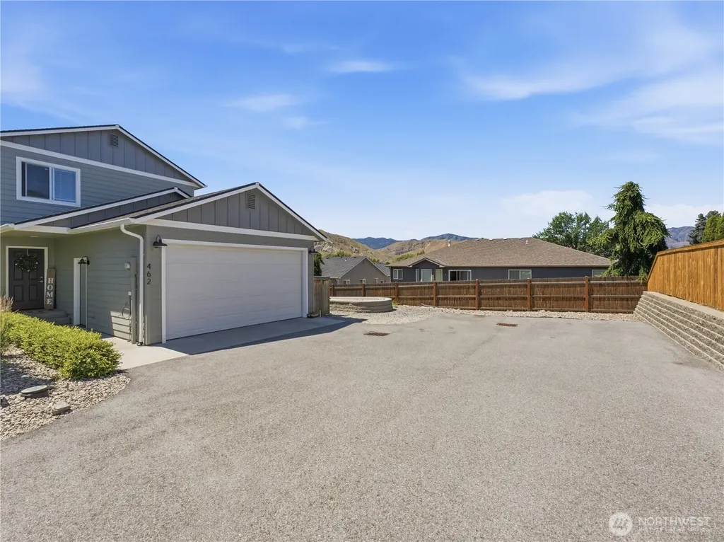 462 S Kansas Loop East Wenatchee WA 98802
