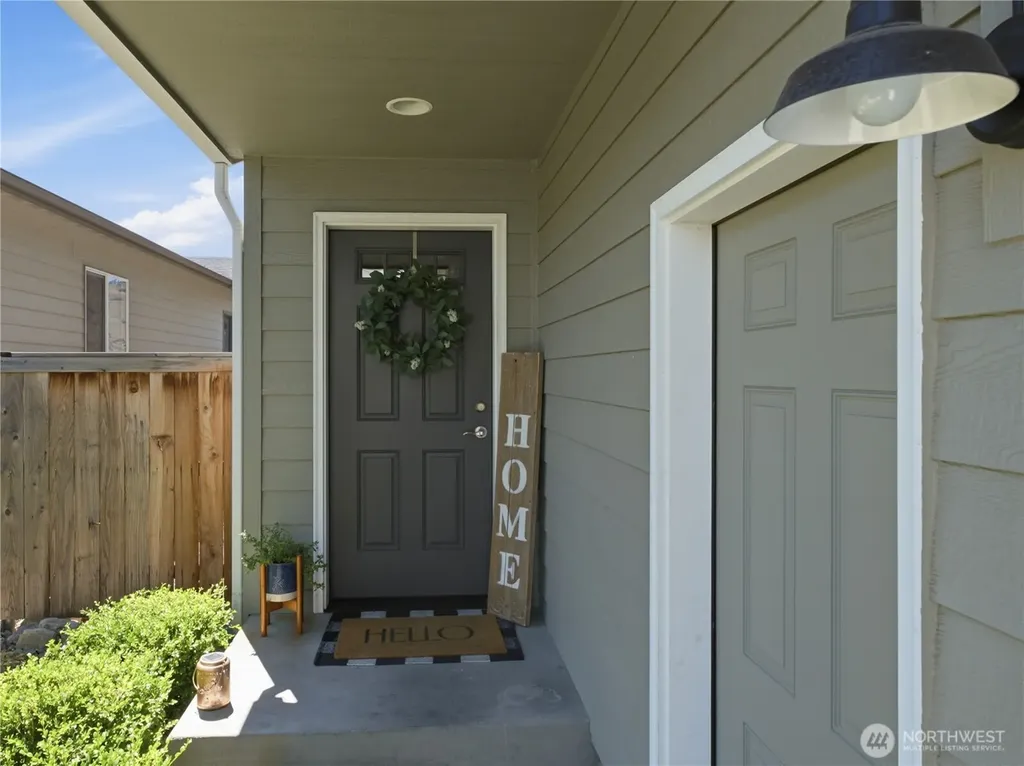 462 S Kansas Loop East Wenatchee WA 98802