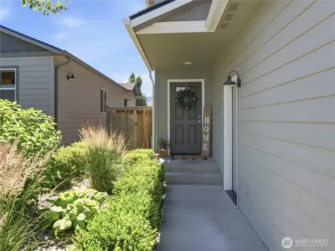 462 S Kansas Loop East Wenatchee WA 98802