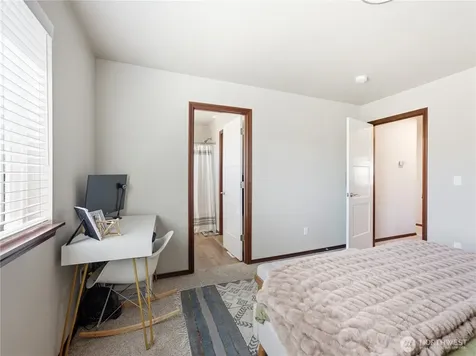 462 S Kansas Loop East Wenatchee WA 98802