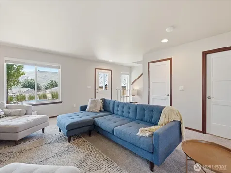 462 S Kansas Loop East Wenatchee WA 98802