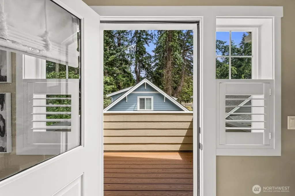30913 6th Lane SW Federal Way WA 98023