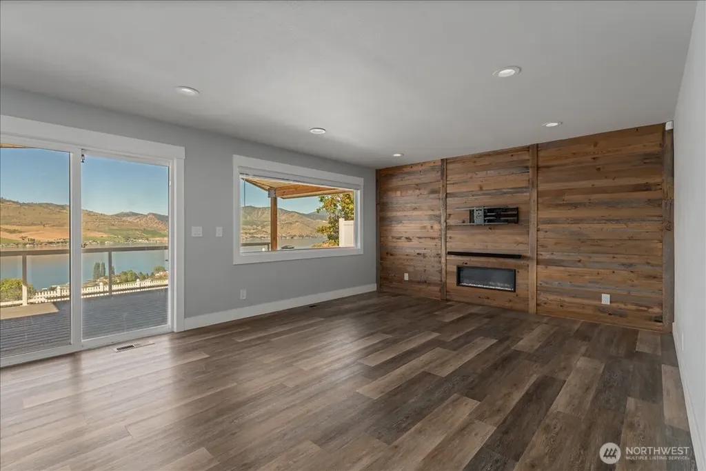 104 Orchard View Drive Chelan WA 98816