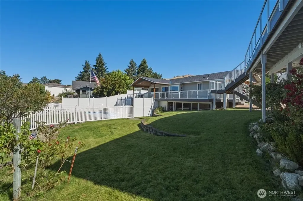 104 Orchard View Drive Chelan WA 98816
