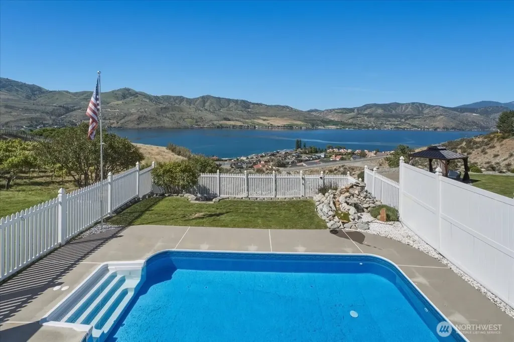 104 Orchard View Drive Chelan WA 98816