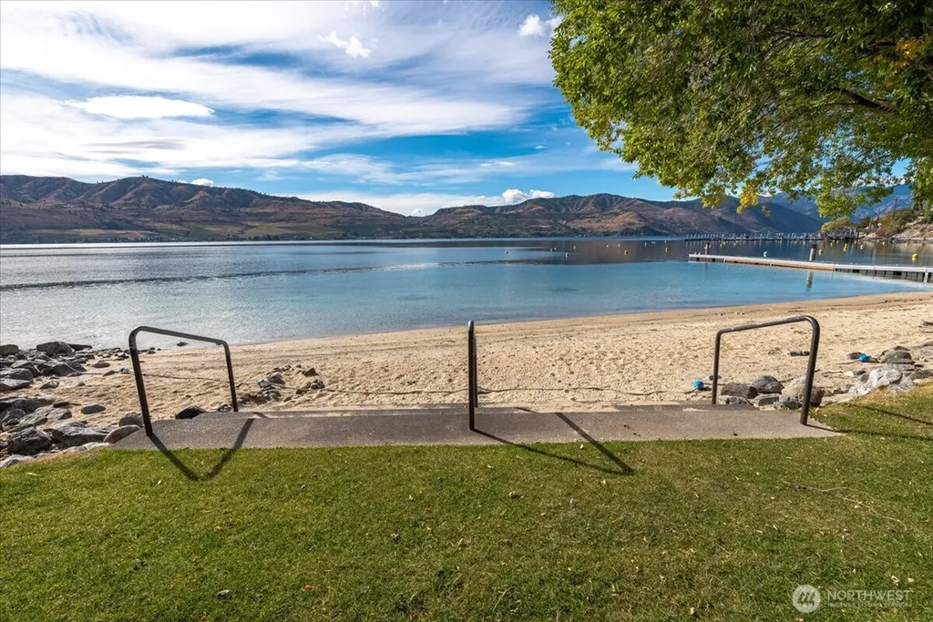 104 Orchard View Drive Chelan WA 98816