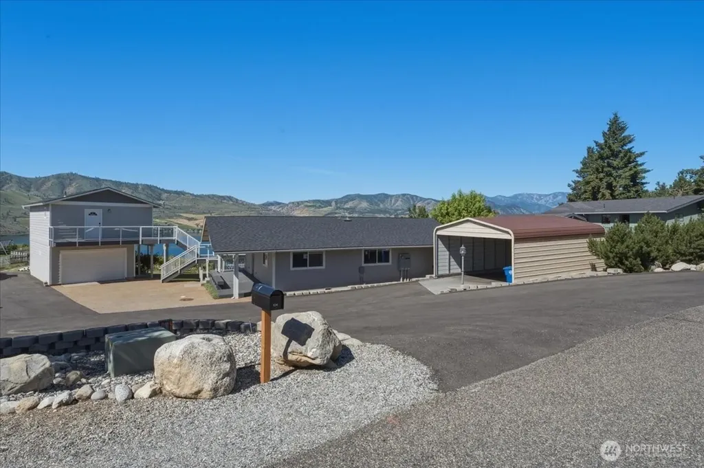 104 Orchard View Drive Chelan WA 98816