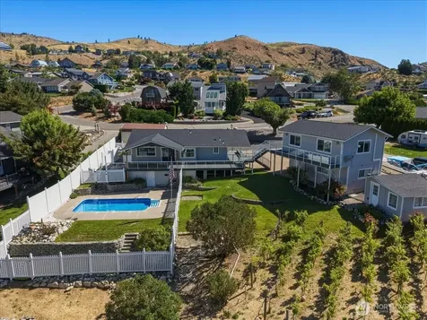 104 Orchard View Drive Chelan WA 98816