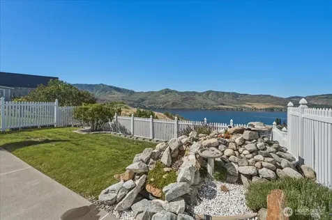 104 Orchard View Drive Chelan WA 98816