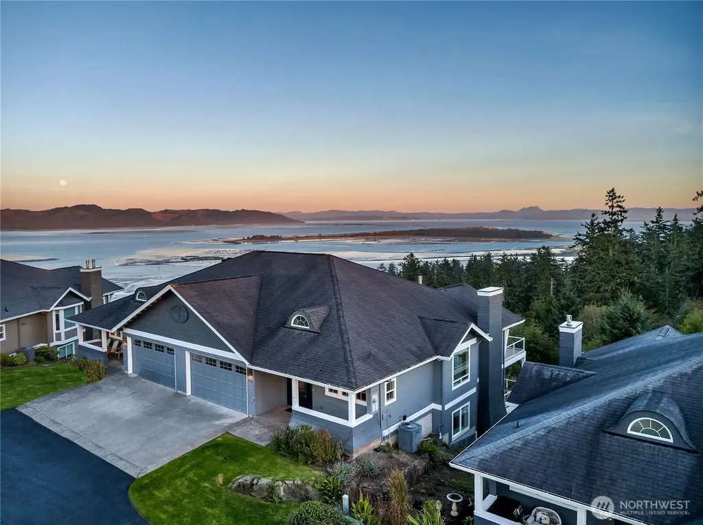 3224 Overlook Loop Ilwaco WA 98624