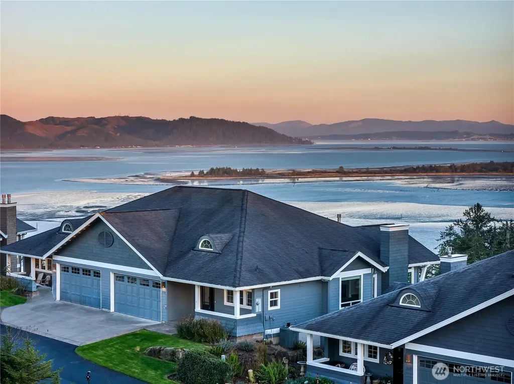 3224 Overlook Loop Ilwaco WA 98624
