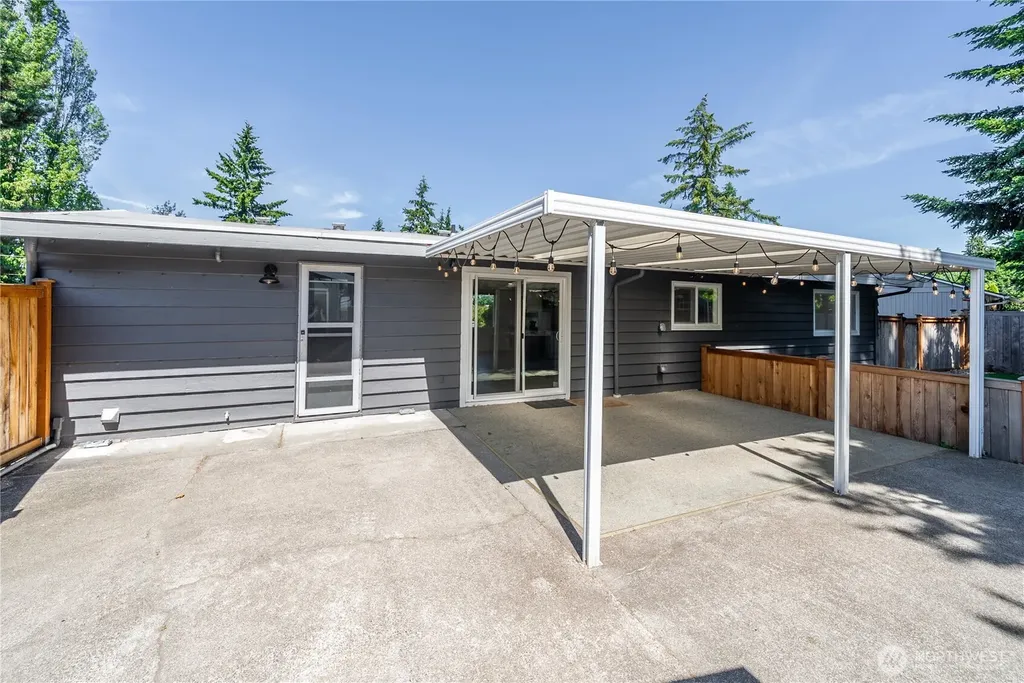 18326 Occidental Avenue S Burien WA 98148