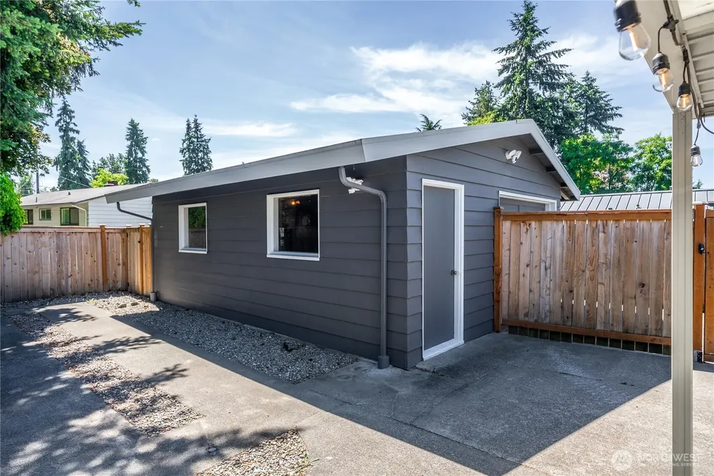 18326 Occidental Avenue S Burien WA 98148