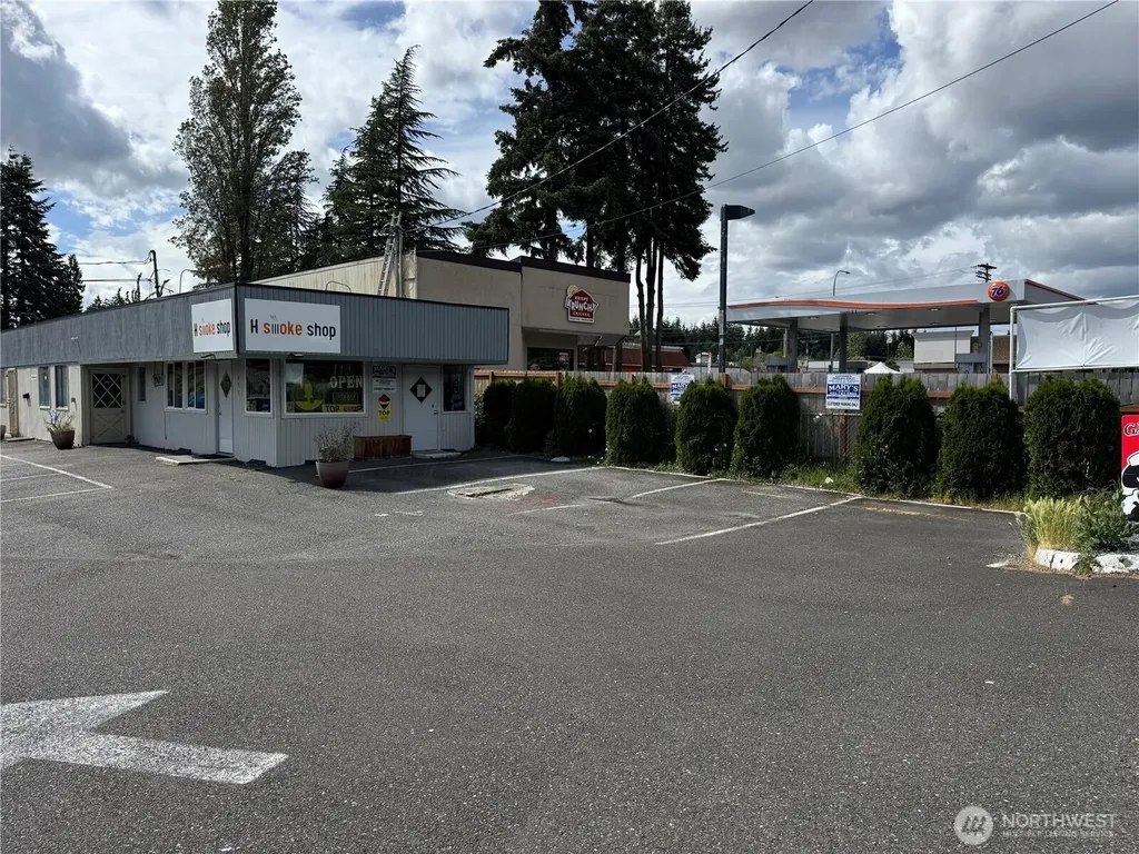 1831 Silverlake Road W Everett WA 98208